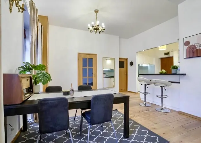 Castle & Culture Stay - Modern 2-Room With Balcony Apartment In Warsaw Center